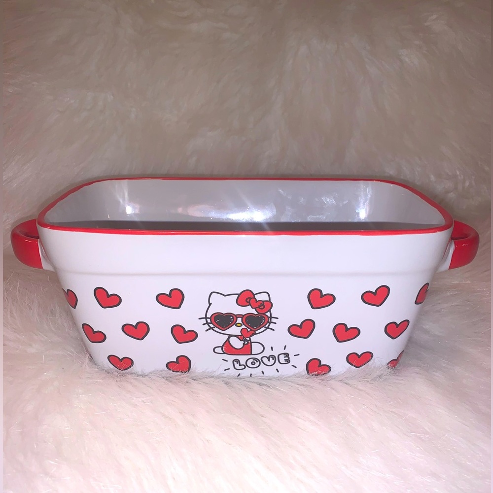 New !! HELLO KITTY VALENTINE BAKING PAN